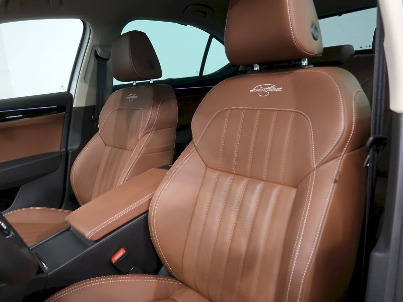 Škoda Superb (2024) LAURIN&KLEMENT 2.0TDI 147KW 4x - fotka 16 z 43