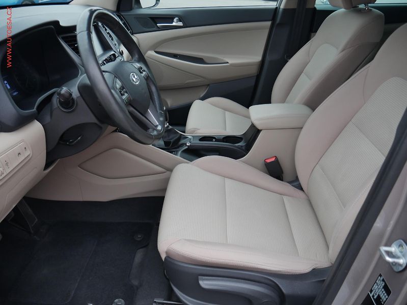 Hyundai Tucson (2015) 1.7 CRDi, ČR, AC, výhřev sed. - fotka 9 z 23