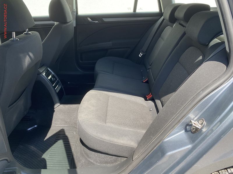 Škoda Superb (2010) 1.4 TSi, Comfort, autoAC - fotka 10 z 16