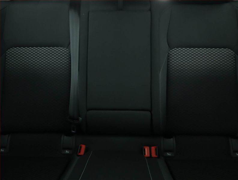 Volkswagen Golf (2022) Active 1.5 TSI - fotka 10 z 15