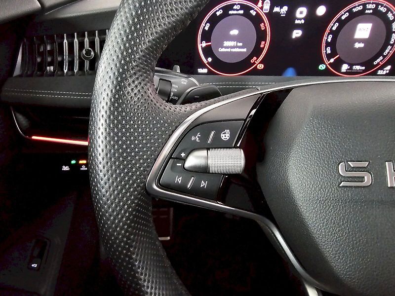 Škoda Superb (2025) 2.0TDI 142kW 4X4 SPORTLINE WEB - fotka 10 z 33