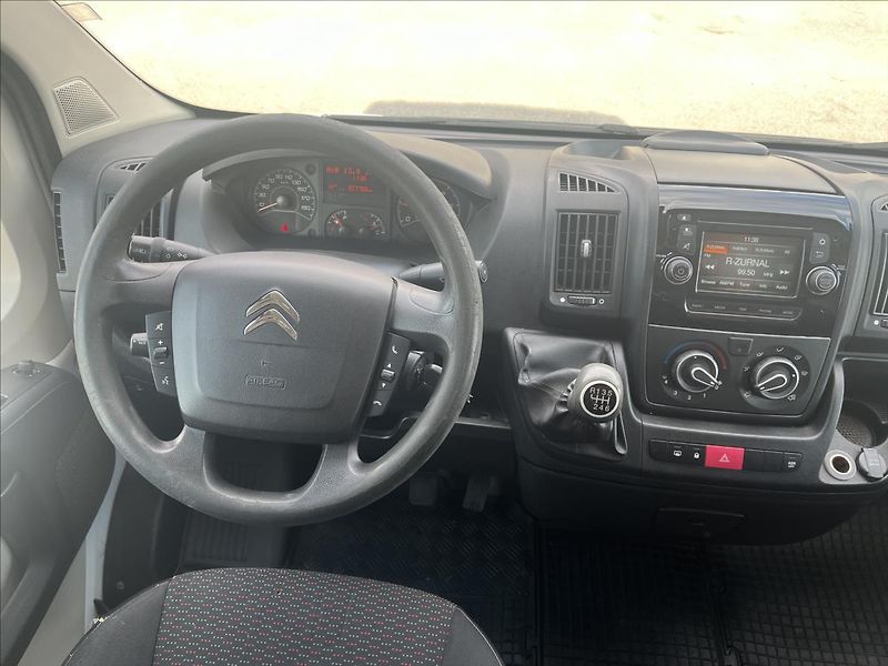 Citroën Jumper 2,2 BlueHDi  L4H3 - fotka 12 z 19