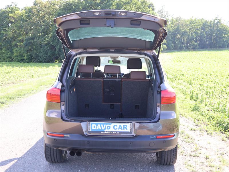 Volkswagen Tiguan 2,0 TSI DSG 4x4 Sport&Style - fotka 9 z 30