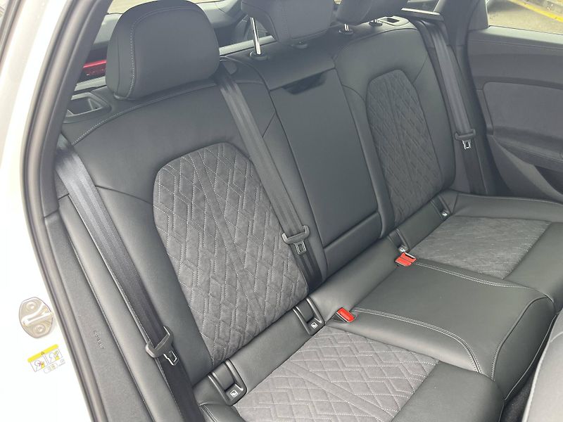 Audi A5 quattro 7STR 2,0TDI - fotka 11 z 21