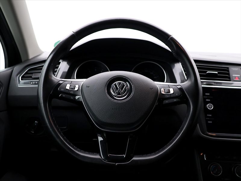 Volkswagen Tiguan 1.4 TSI 110kW LED Navi 1.Maj. - fotka 16 z 29
