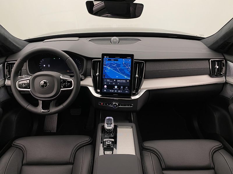 Volvo XC90 (2026) B5 AWD AUT BLACK EDITION ULTRA - fotka 2 z 73