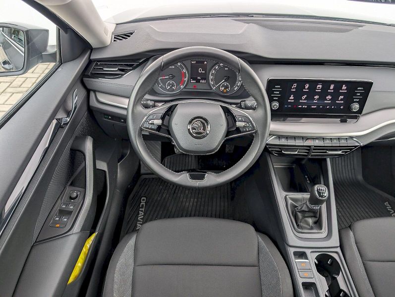 Škoda Octavia (2024) Combi 1.5 TSI / 110 kW Active - fotka 6 z 30