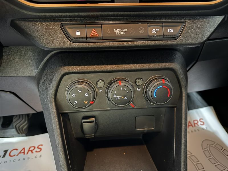 Dacia Sandero 1,0   TCe STEPWAY 1.MAJ ČR DPH - fotka 13 z 26