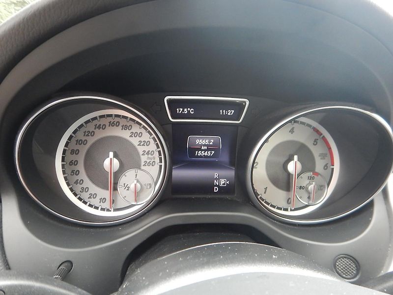 Mercedes-Benz GLA 220 CDI 4MATIC AMG AUTOMAT - fotka 19 z 33