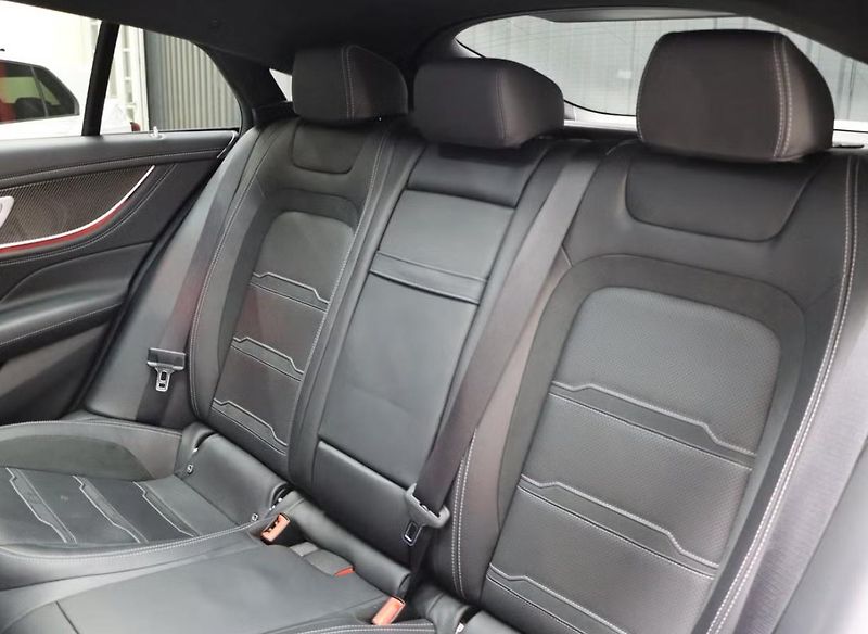 Mercedes-Benz AMG GT 63 S 4M HuD Pano. 360k Matrix - fotka 10 z 28