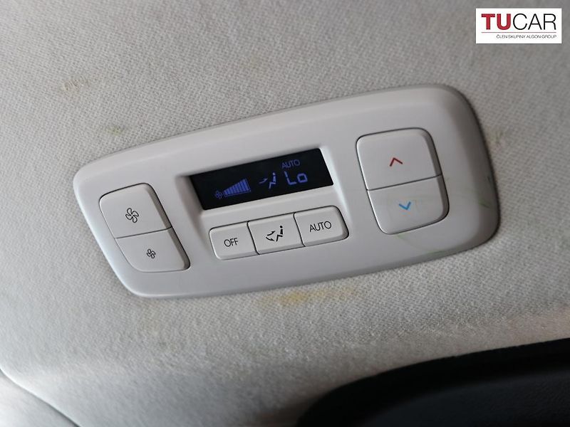 Hyundai Staria (2022) 2.2 CRDI 4x4 9 Sedadel, Kůže  - fotka 31 z 37