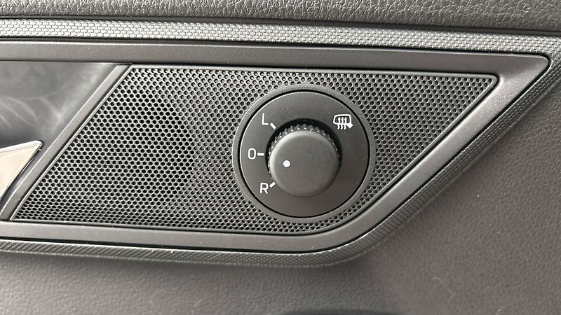 Škoda Fabia 1.0 TSI Ambition Combi - fotka 21 z 23