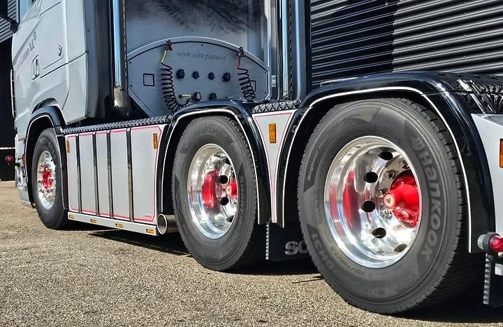 Scania (2023) S 590 V8 6x4 souprava 80t - fotka 7 z 30