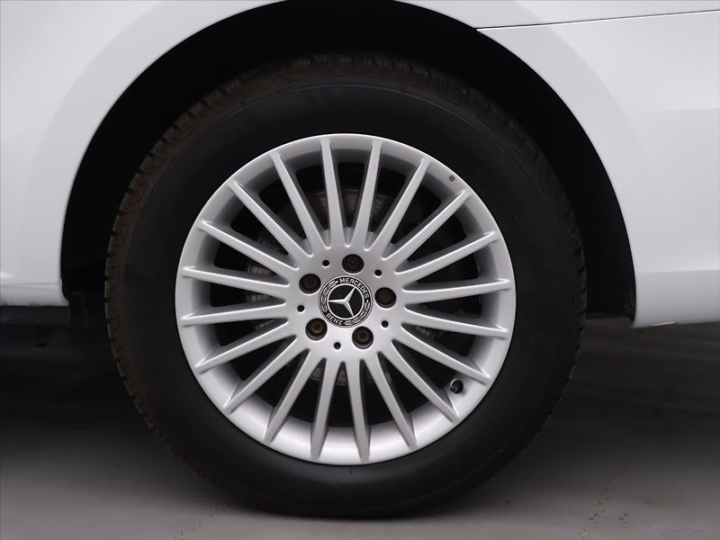 Mercedes-Benz Třídy V 2,0 220d Aut. Avantgarde L DPH - fotka 28 z 35