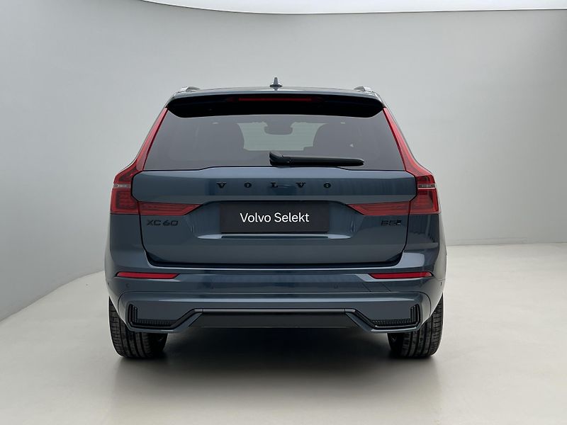 Volvo XC60 B5 AWD BLACK EDITION PLUS AUT  - fotka 12 z 43