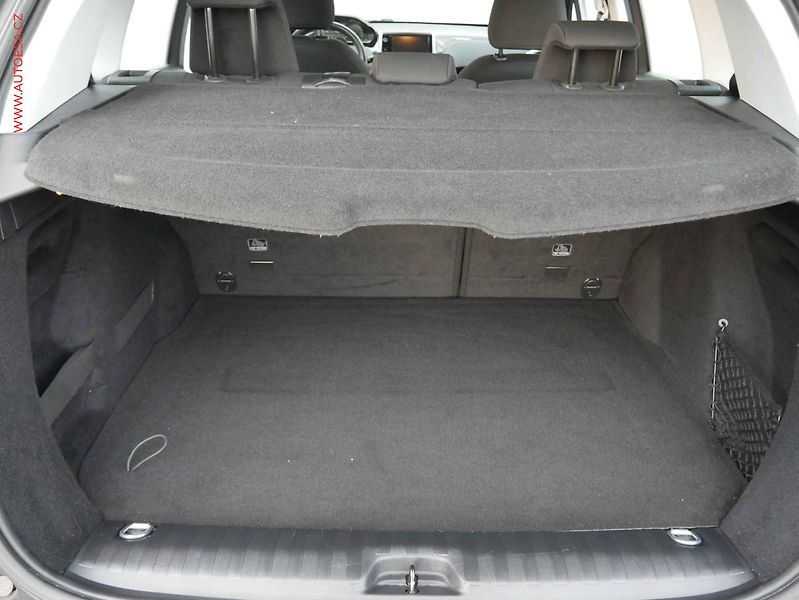 Peugeot 2008 (2016) 1.2 PT, 1.maj,ČR, servis - fotka 7 z 20