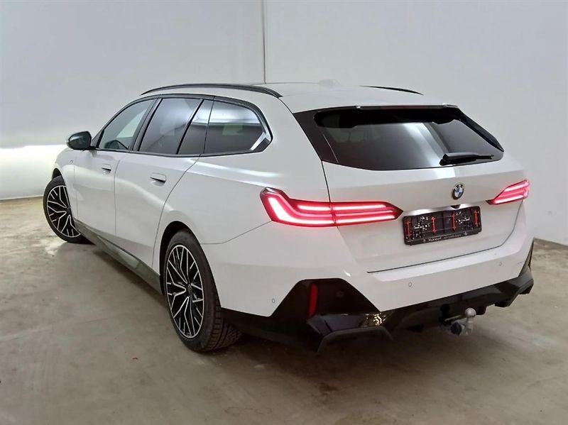 BMW Řada 5 520d Touring - fotka 3 z 11