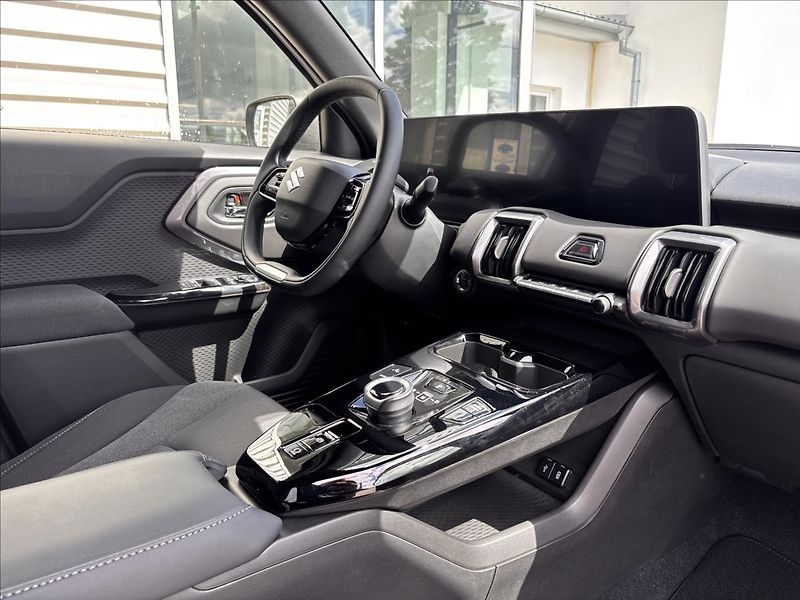 Suzuki e VITARA (2026) Premium ALLGRIP-e 61kW 4x4 - fotka 13 z 19