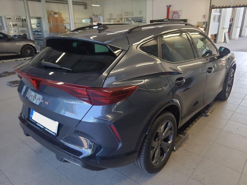 Cupra Formentor 1,5 eTSi/110kW - DSG - fotka 6 z 10
