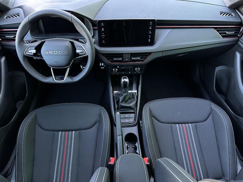 Škoda Kamiq 1.5TSi DSG Monte Carlo 150PS M - fotka 39 z 48