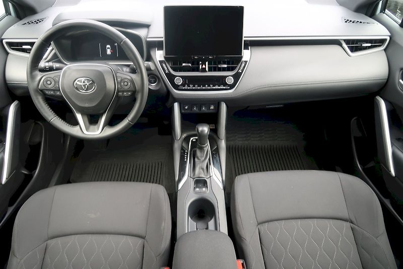 Toyota Corolla Cross (2024) Comfort Business 2,0 Hybrid 4x - fotka 5 z 28