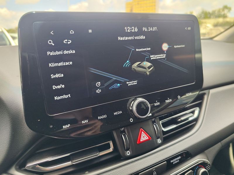 Hyundai i30 1.0 T-GDI/73kW Style DCT - fotka 19 z 37