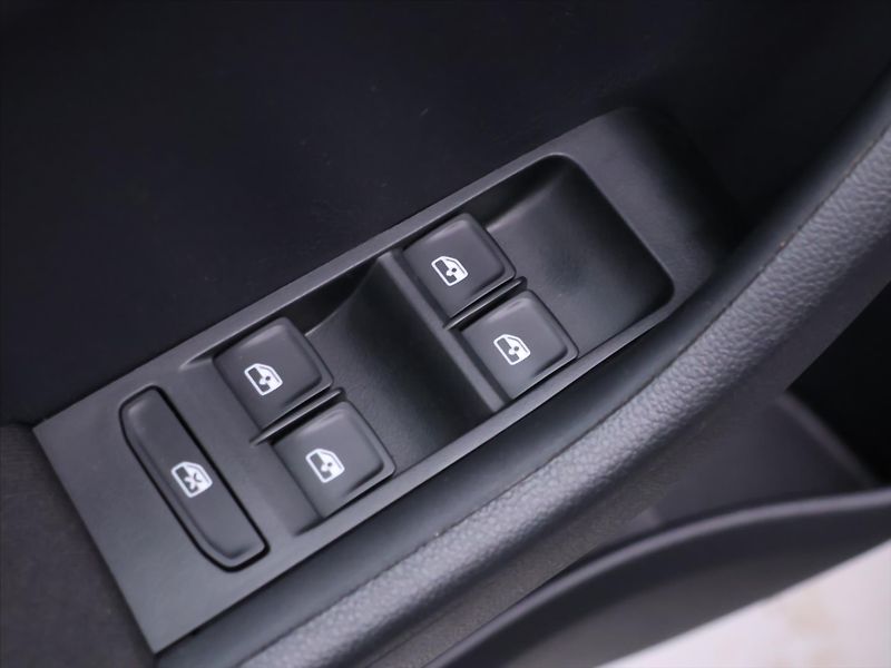 Škoda Fabia 1.2 TSI 81kW CZ Style - fotka 14 z 31