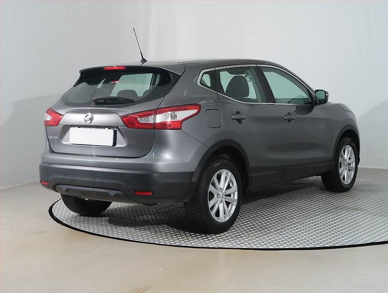 Nissan Qashqai (2014) 1.2 DIG-T, Navi, Tempomat - fotka 5 z 16