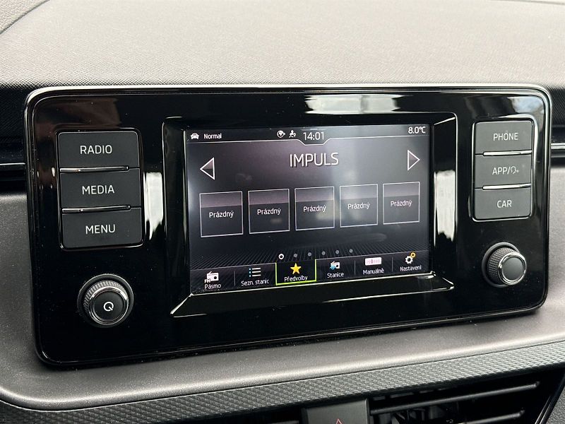 Škoda Kamiq (2023) 1.0 TSI Fresh - fotka 13 z 32