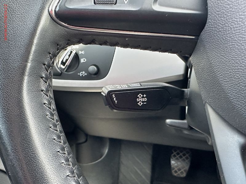 Audi A4 (2017) 2.0TDi, ČR, AC, výhřev sed. - fotka 13 z 21