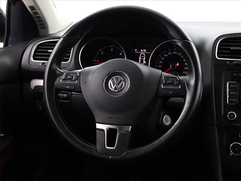 Volkswagen Golf (2011) Exclusive 1.6 TDI, Serv.kniha - fotka 13 z 18