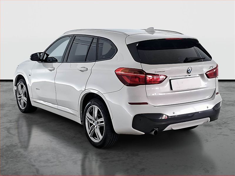 BMW X1 (2017) xDrive18d, Automat, Serv.kniha - fotka 4 z 19