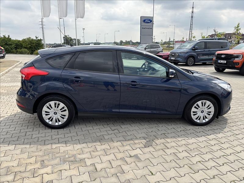 Ford Focus 1,6 Trend 1.6 Duratec Ti-VCT - fotka 6 z 33