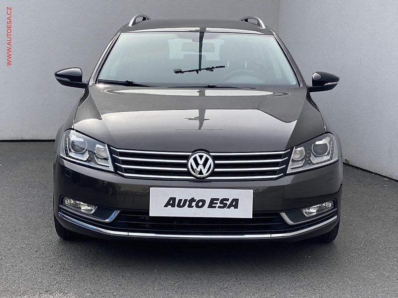 Volkswagen Passat (2014) 2.0 TDi 4x4, Comfortline - fotka 2 z 19