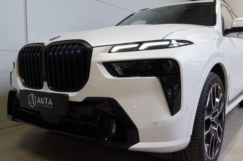 BMW X7 Xdrive40i,Mpaket,ČR,Iconic-G - fotka 16 z 49