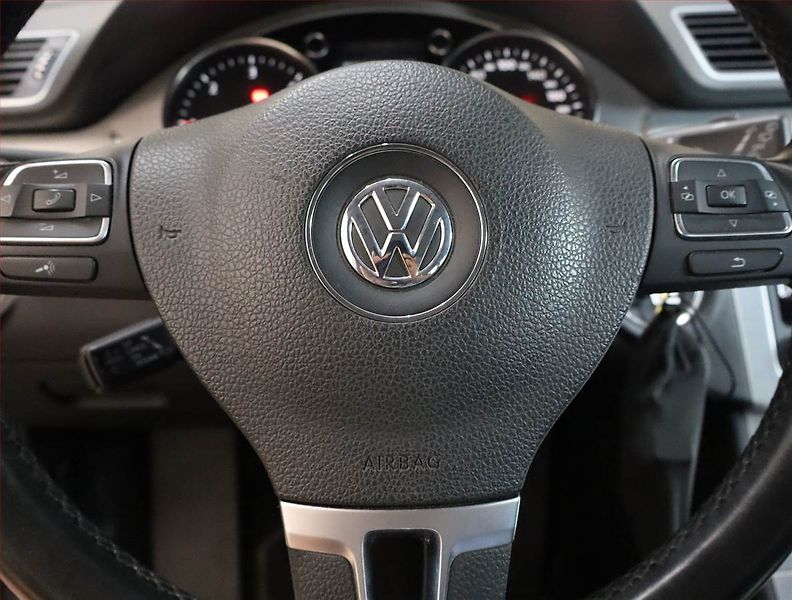 Volkswagen Passat (2012) 2.0 TDI, Serv.kniha, Xenony - fotka 19 z 20
