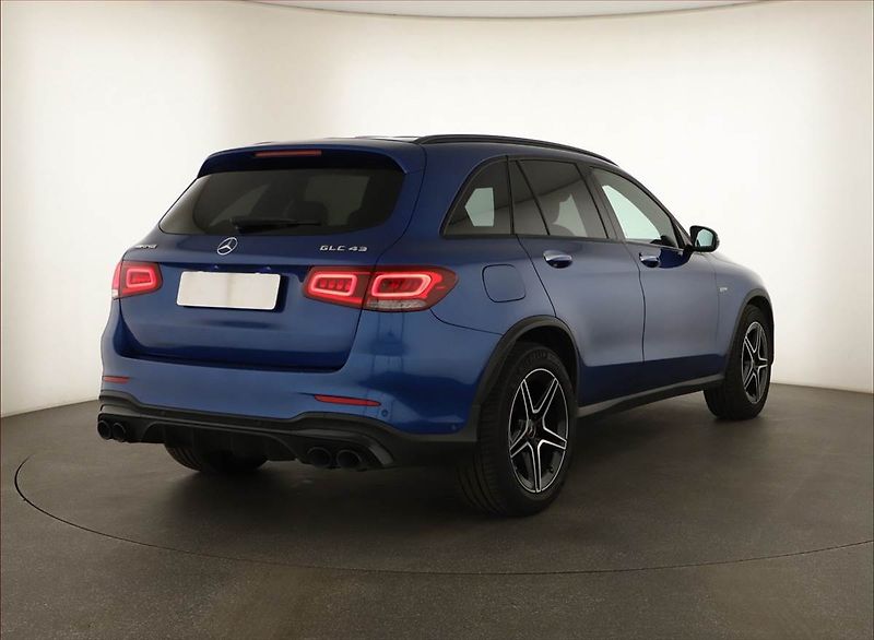 Mercedes-Benz GLC (2021) 43 AMG - fotka 5 z 28