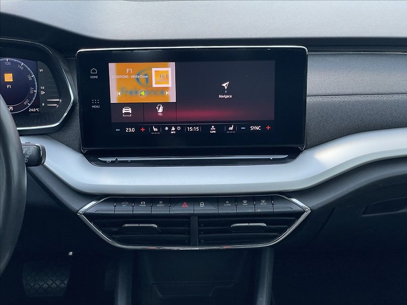 Škoda Octavia 2,0 TDI DSG Combi Style Plus - fotka 12 z 23