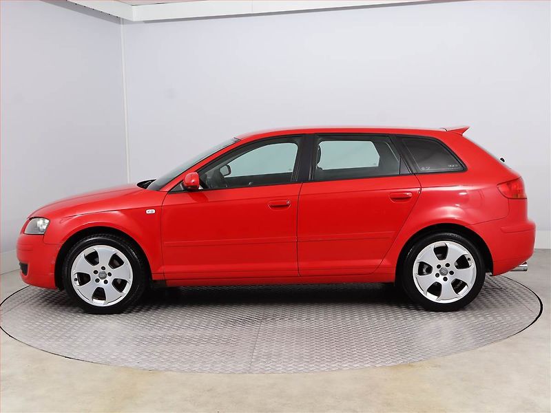 Audi A3 (2007) 1.6, po STK, oblíbený vůz - fotka 3 z 13