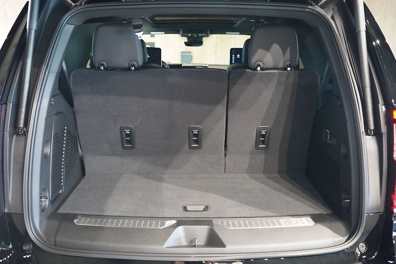 GMC Yukon (2026) Denali 6.2 V8 - fotka 27 z 59