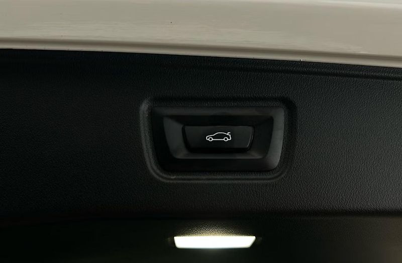 BMW i5 eDrive40 Touring M Kam Tažné - fotka 15 z 26