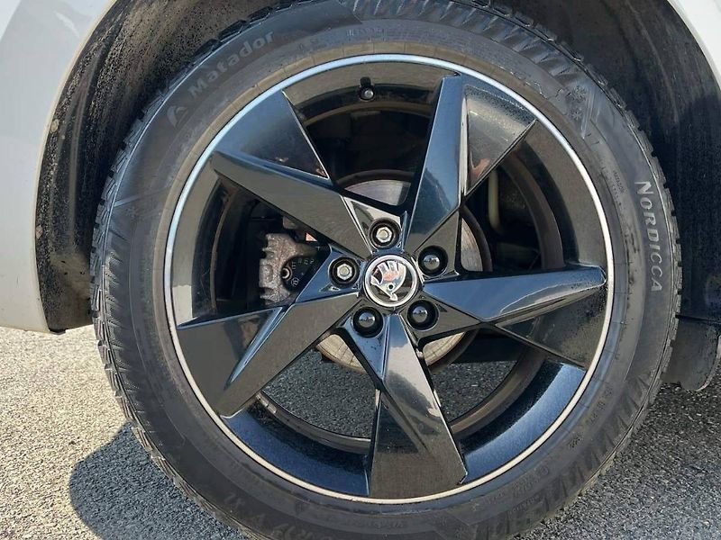 Škoda Scala (2022) 1.0 TSI 81kW Monte Carlo DSG - fotka 6 z 20