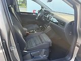 Volkswagen Touran (2017) 1.4 TSI 7 míst, ser.knížka - náhled 17