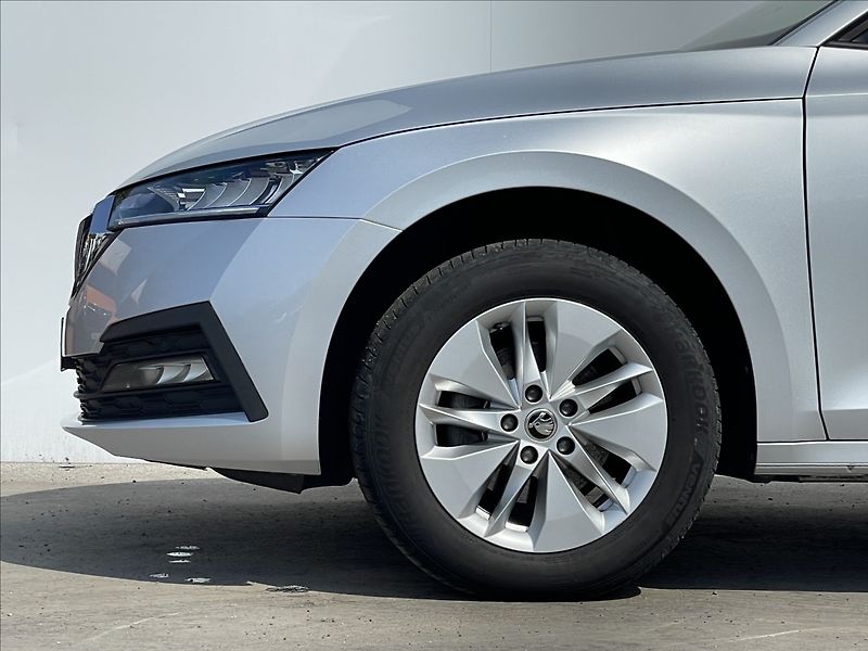Škoda Octavia 2,0 TDI Combi Ambition Plus - fotka 20 z 24