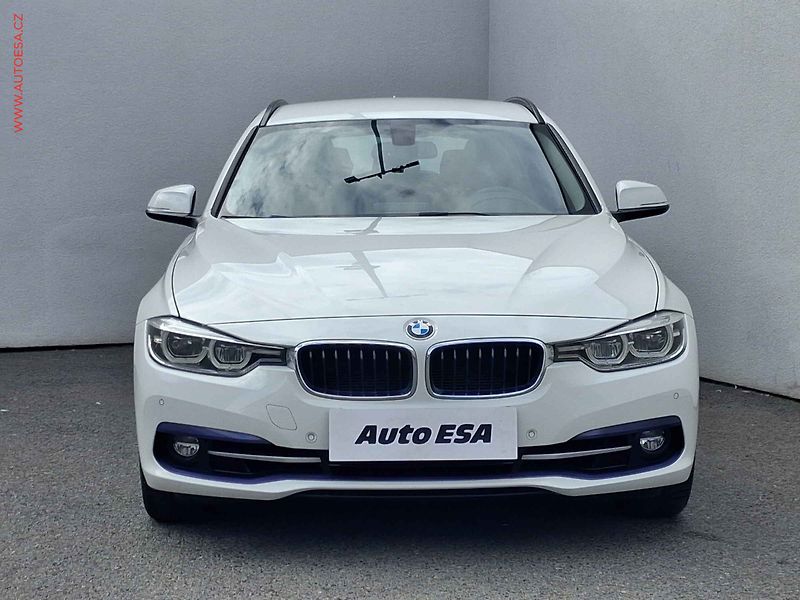 BMW Řada 3 (2018) 1.5T 318i, Sport Line, AT - fotka 2 z 22