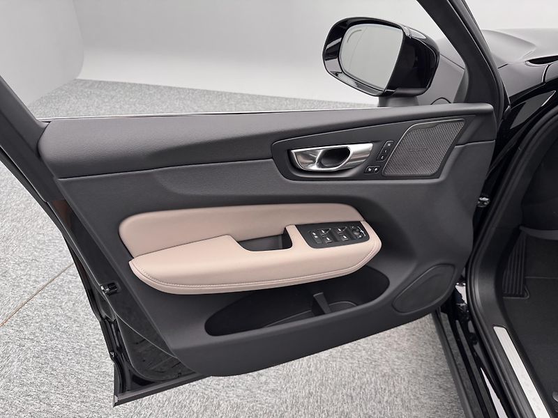 Volvo XC60 (2026) T6 AWD AUT BRIGHT PLUS - fotka 7 z 23