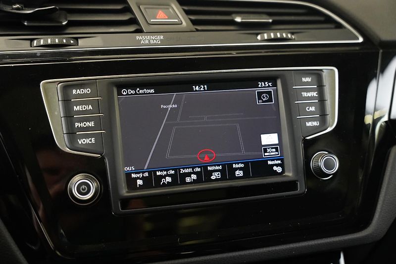Volkswagen Touran - fotka 18 z 25