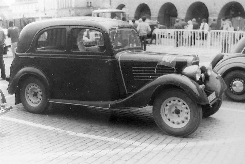 Walter WIZ, Knapp - Vojíř (1921-2). Vítězná posádka v závodech do vrchu Zbraslav-Jíloviště v cestovních automobilech do 1600, resp. do 1750 cm3