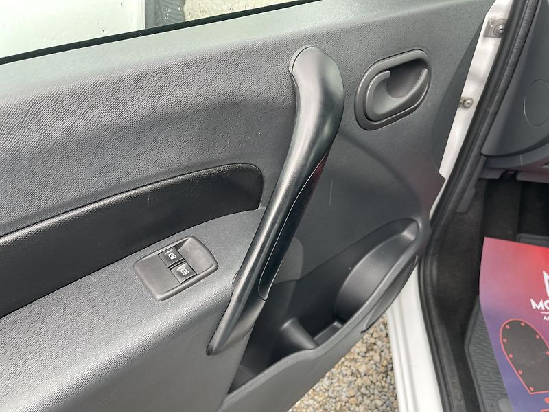 Renault Kangoo 1.2TCe 85kW 5-míst TOP-DPH-ČR! - fotka 20 z 27