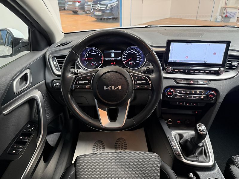 Kia Ceed 1.5 T-GDI 118kW Top SW - fotka 6 z 13